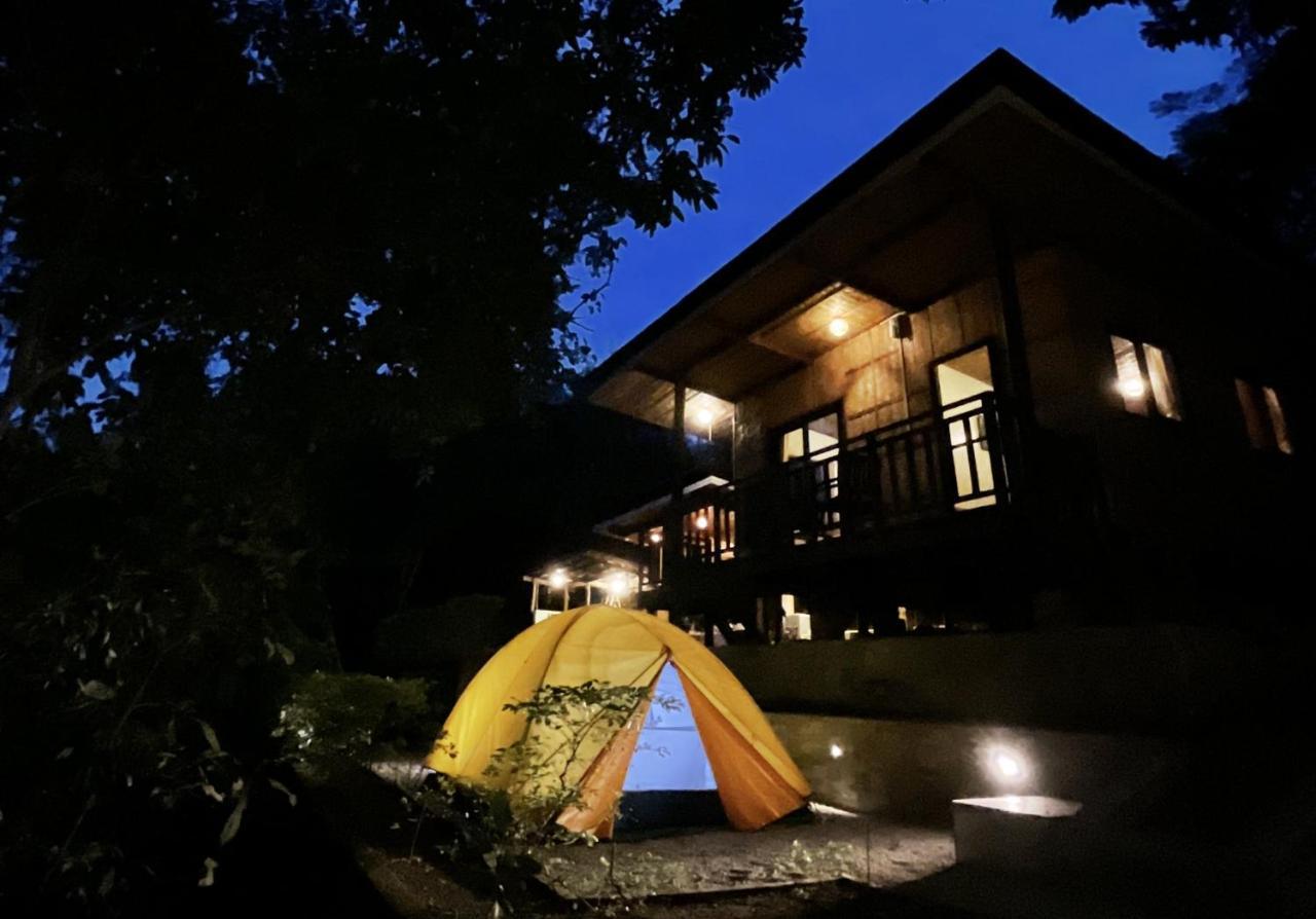 Bagac Native House With Beautiful Poolヴィラ エクステリア 写真