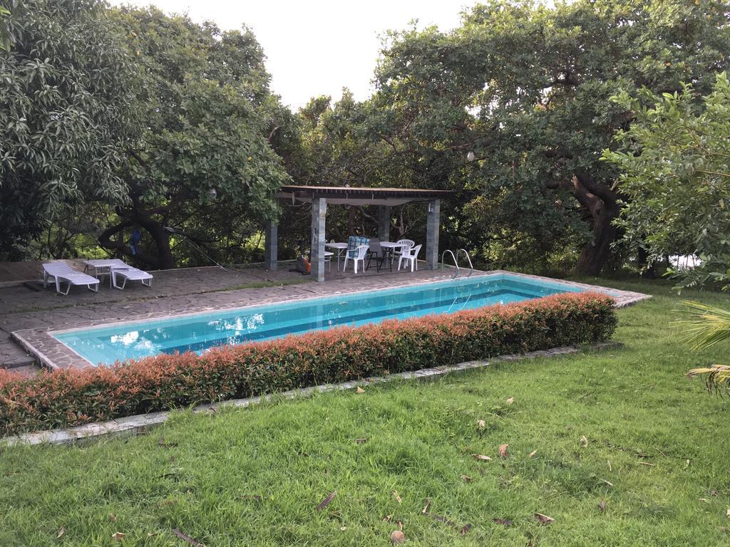 Bagac Native House With Beautiful Poolヴィラ エクステリア 写真