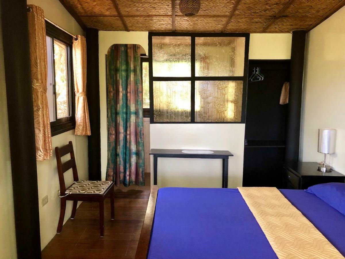 Bagac Native House With Beautiful Poolヴィラ エクステリア 写真